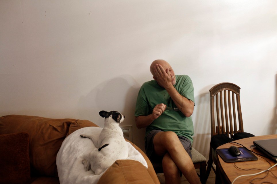 This Photographer Captures The Emotional Final Moments Between Pets And Their Owners