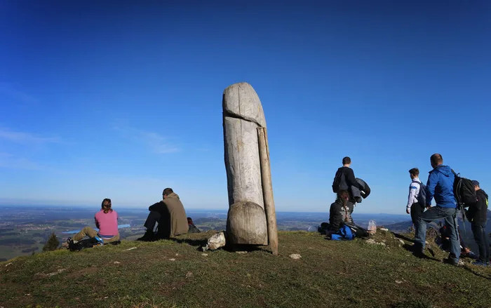 giant penis monument vanishes in germany and the police have no clue