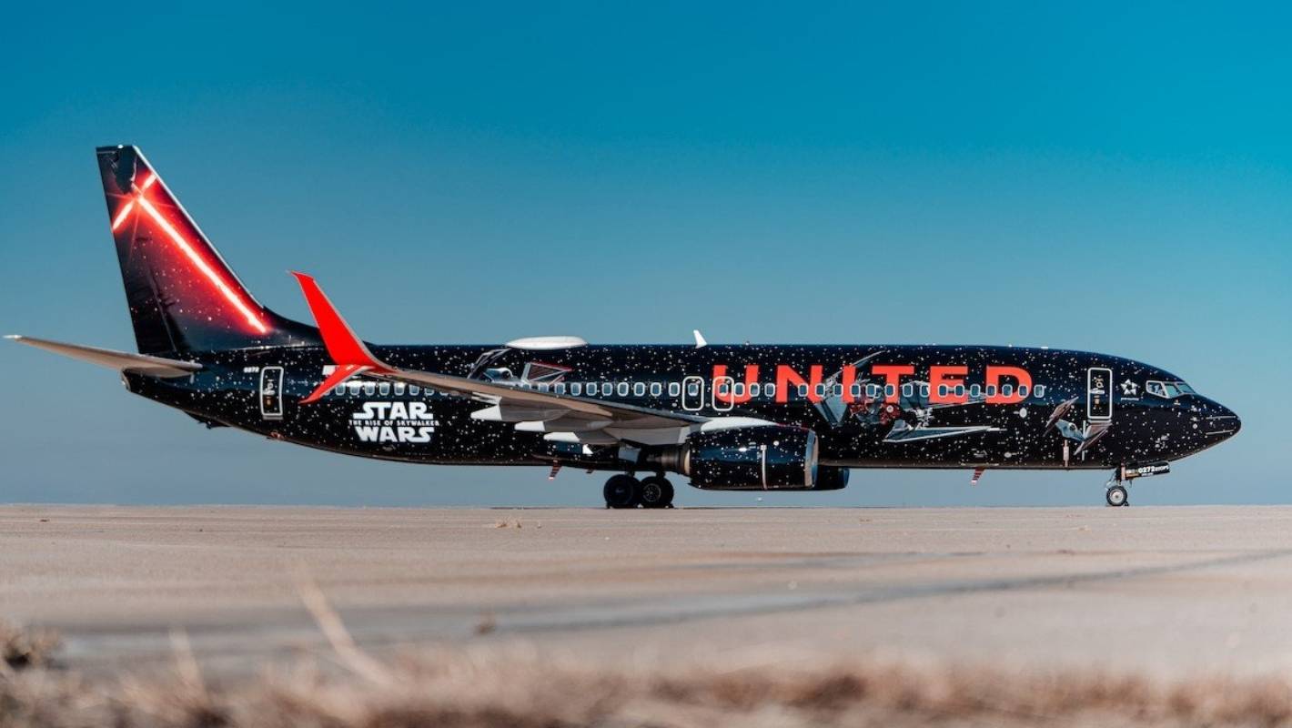 you can now book flights on united airlines' star wars-themed boeing 737 plane, and here's what it looks like inside