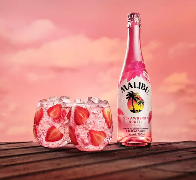 Malibu Strawberry Spritz Is The New Sparkling, Rum-Based Drink, And It Sounds Perfect For The Pool