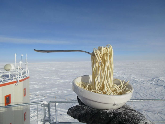 astrobiologist tries cooking in antarctica at -94ºf (-70ºc), and the result will crack you up