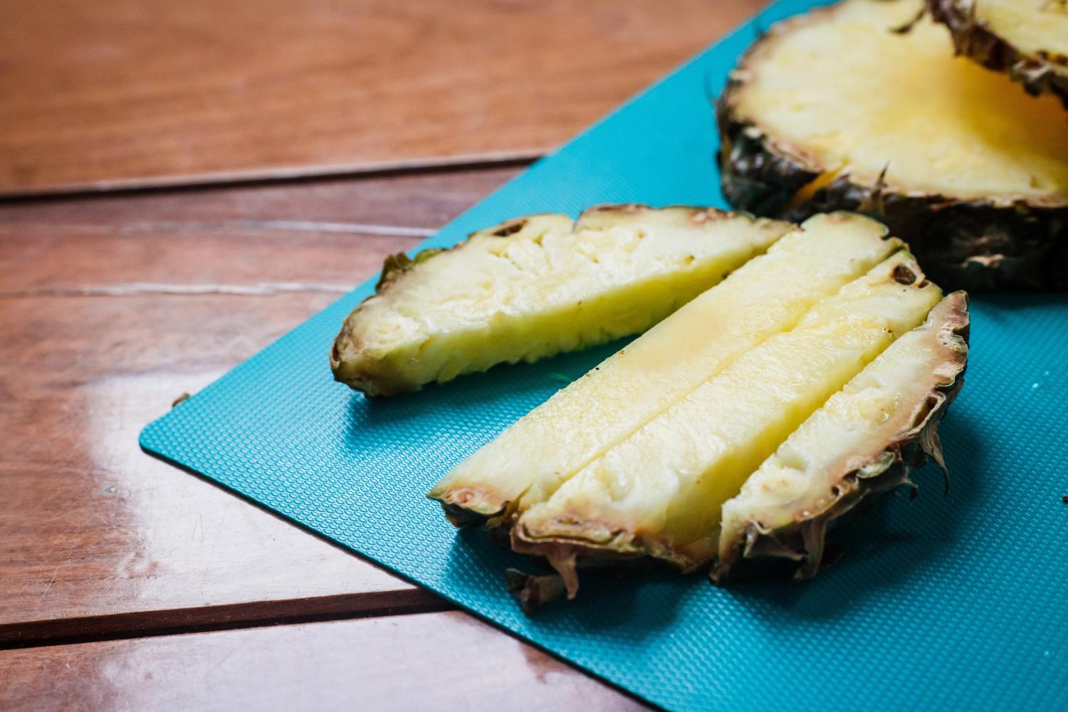 can dogs have pineapple? yes, but you need to know the do's and don'ts