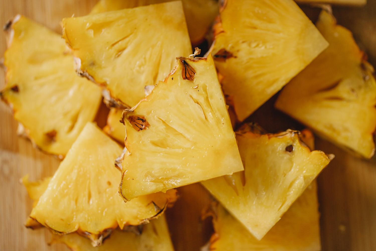 can dogs have pineapple? yes, but you need to know the do's and don'ts