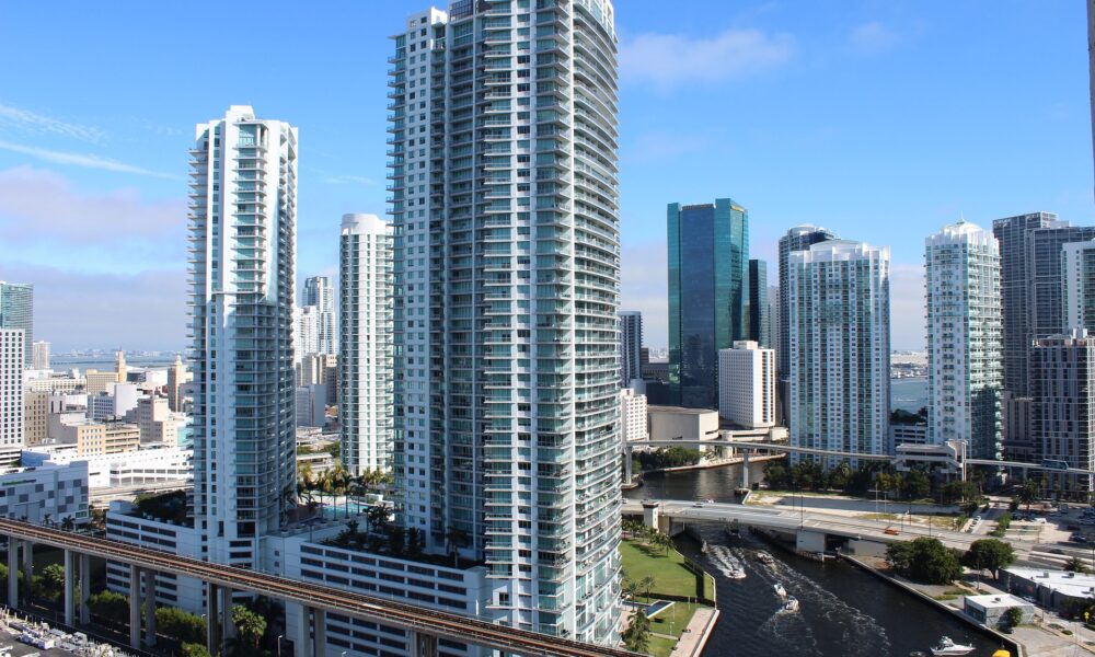 where to find quality real estate agents in miami: tips on how to choose a true professional