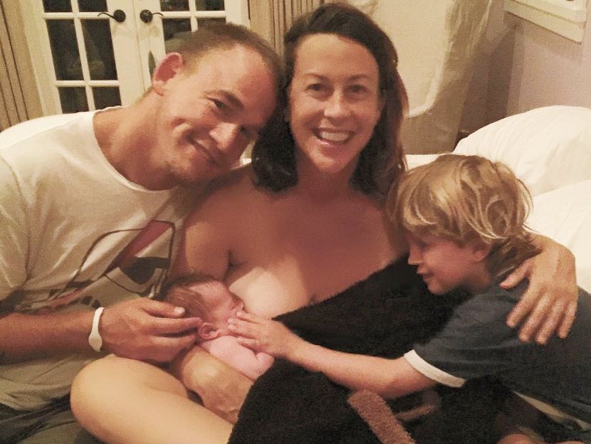 10+ Celebrity Mothers Who Aren't Afraid To Breastfeed In Public