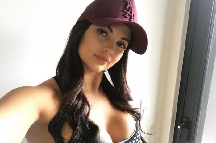 Racing Driver Turned Porn Star Buys .3m House After Earning Her Fortune From Onlyfans