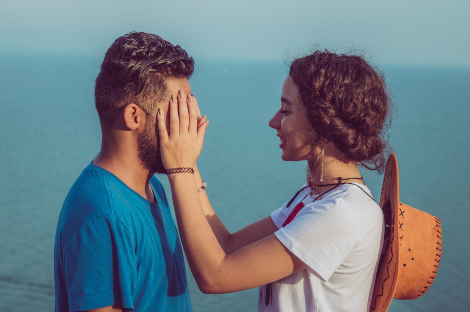 15 undeniable signs that you’re truly in love with him