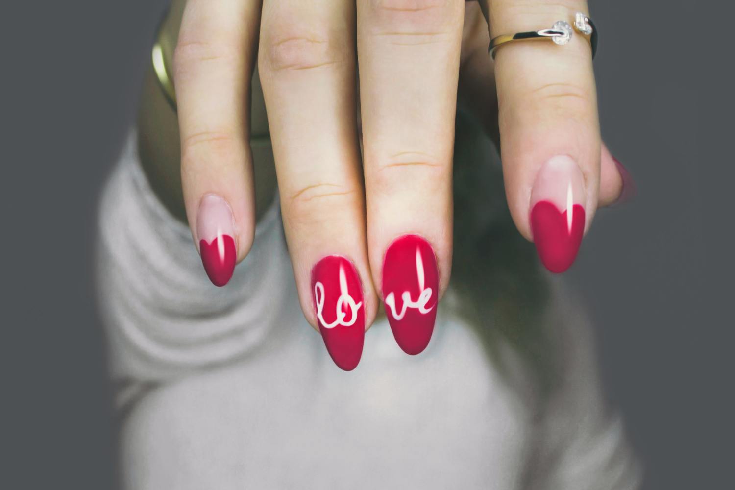 8 Things You Need To Know Before Getting Acrylic Nails