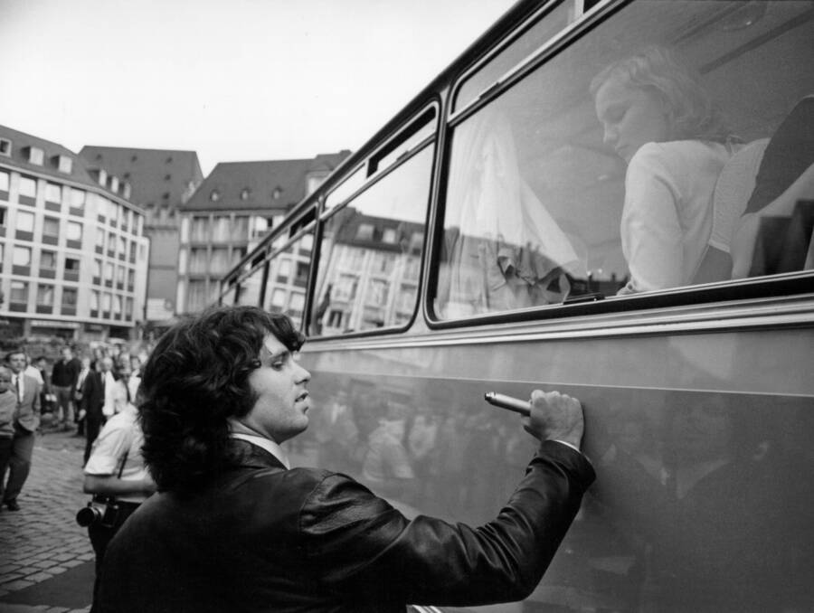 +30 Vintage Pictures Of Jim Morrison That Open The Doors To His Private Life