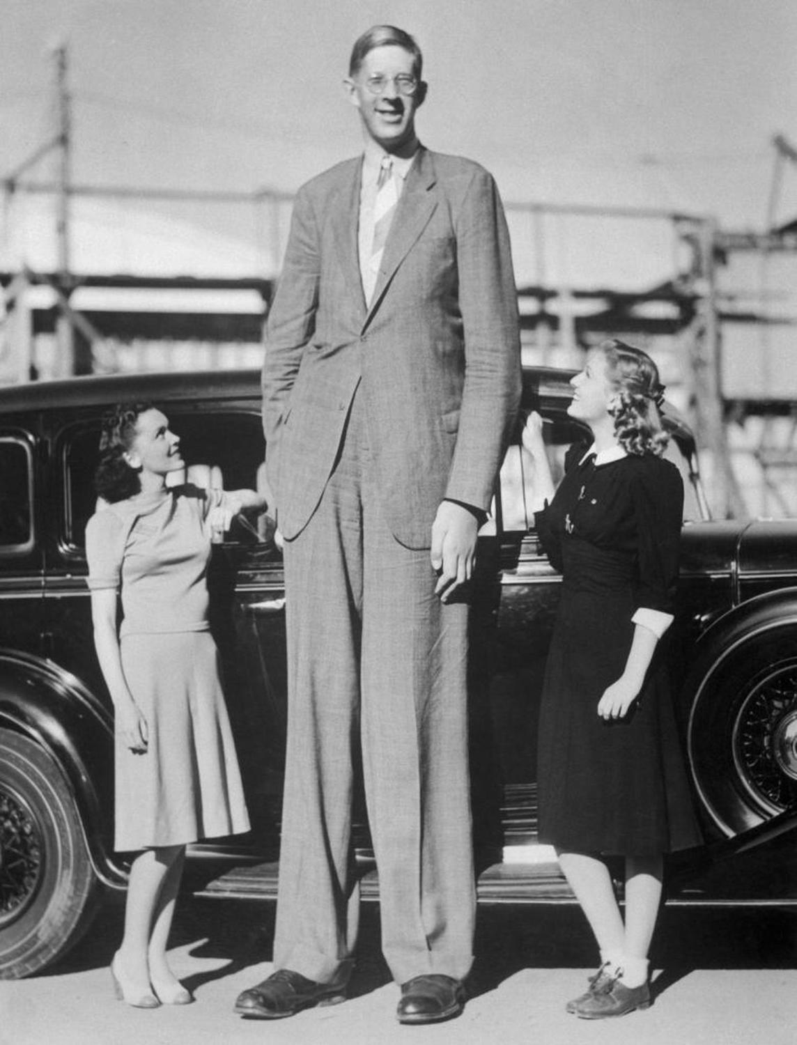 The Fascinating Life Of Robert Wadlow, The Tallest Human In History
