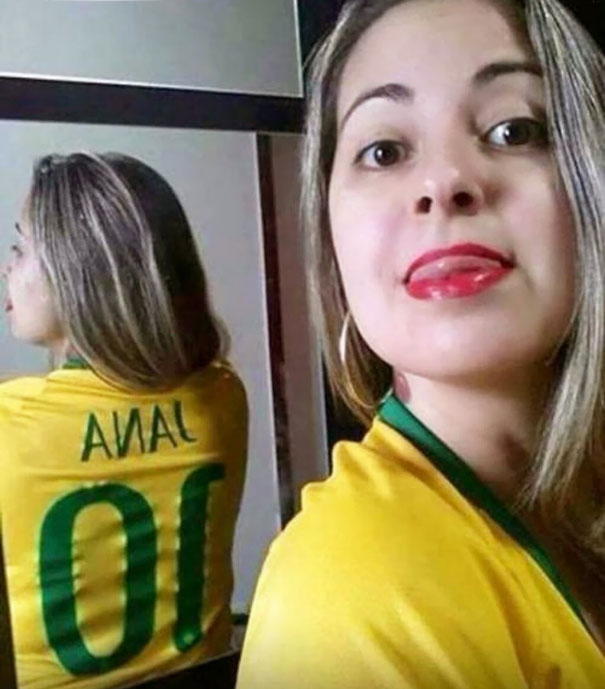 73 Of The Worst Selfie Fails By People Who Forgot To Check The Background
