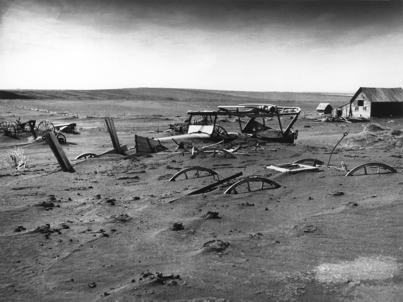 Images That Capture The Desolate Life Of Those Living In The Dust Bowl.