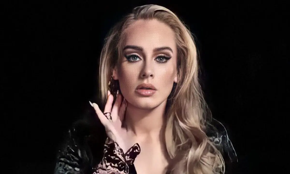 Adele Facetimes Fans Who Still Showed Up For Her Canceled Vegas Show