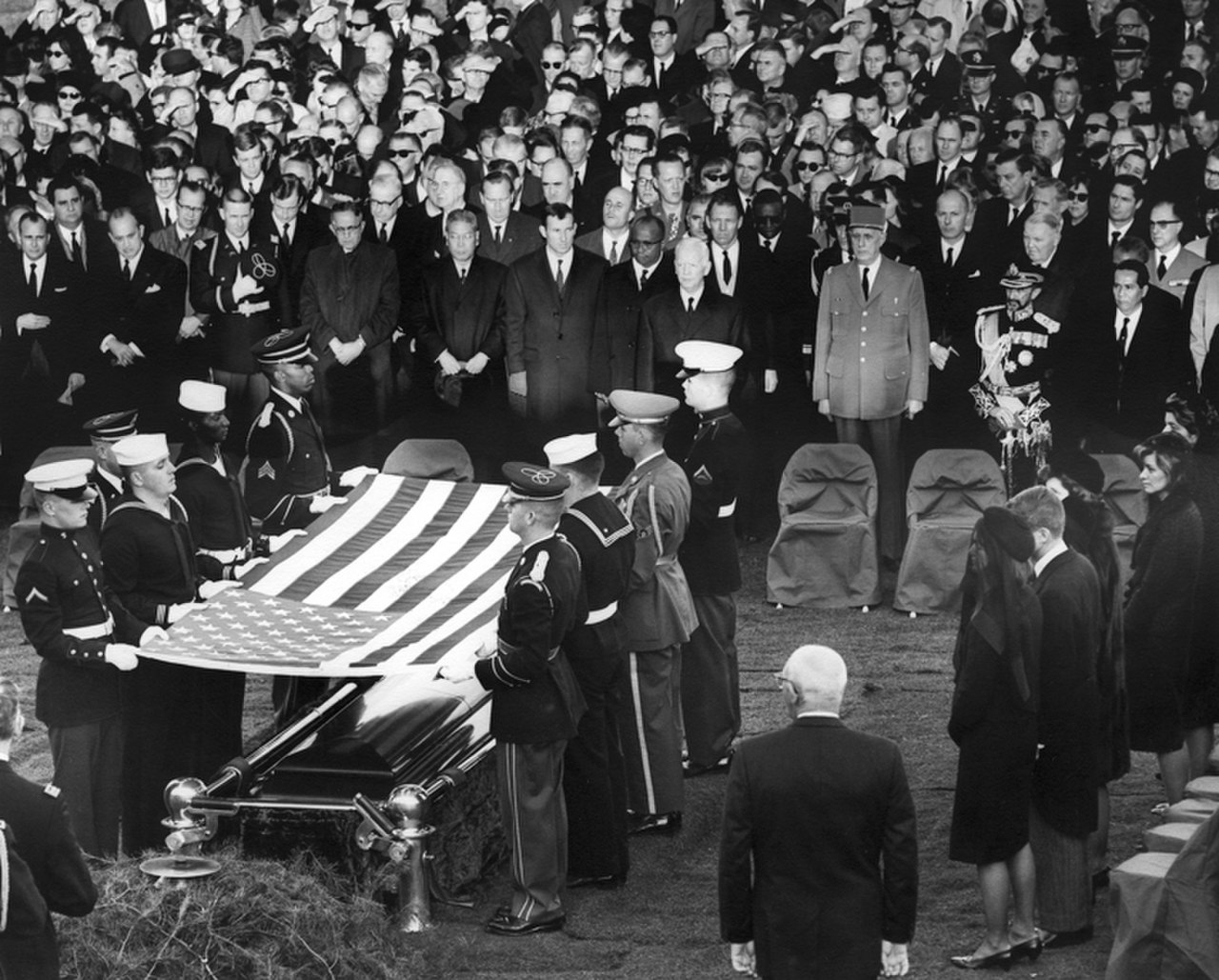 24 Kennedy Assassination Photos Reveal One Of America's Darkest Days