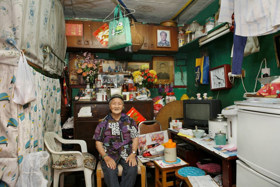 Hong Kong Cage House: 200,000 People Live In Horror Space