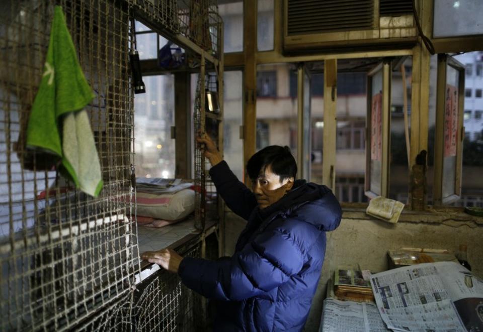 Hong Kong Cage Houses: 200,000 People Living In Horrific Conditions