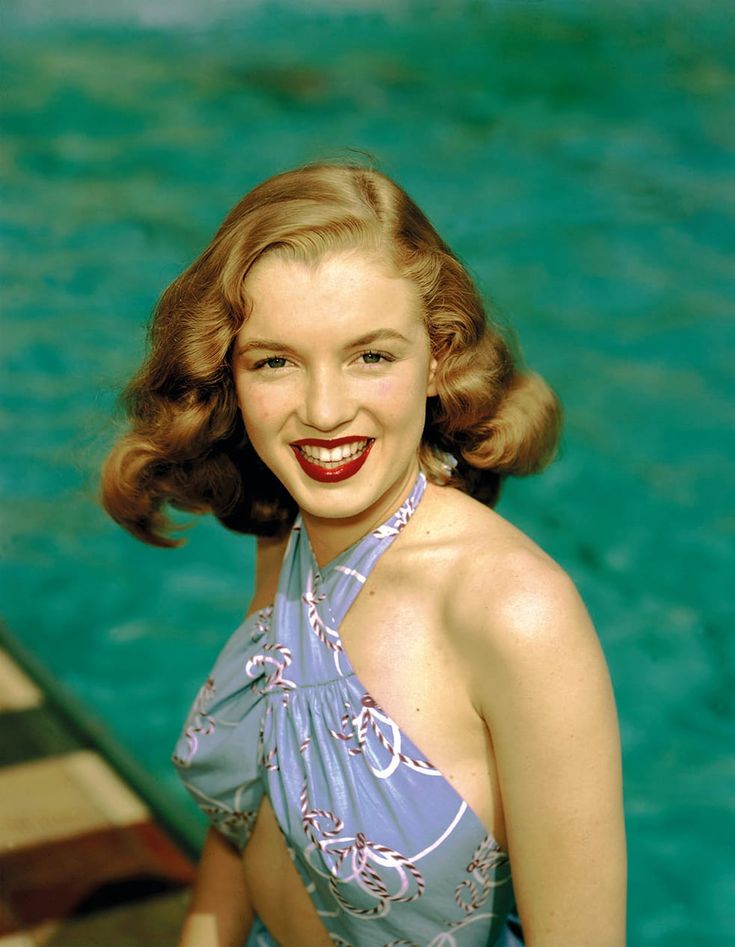 Norma Jeane Mortenson In 30+ Photos: Marilyn Monroe Before Hollywood's Glam