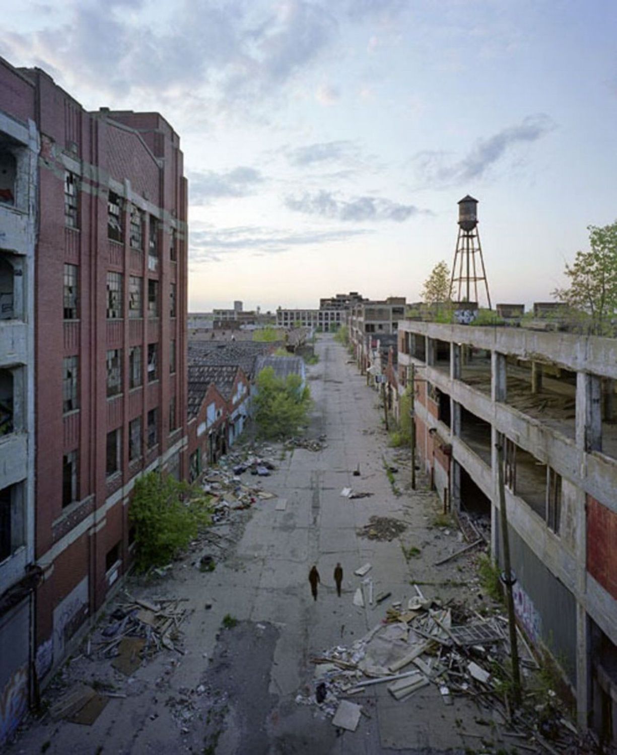 60+ Abandoned Detroit Photos: A City That Lost It All