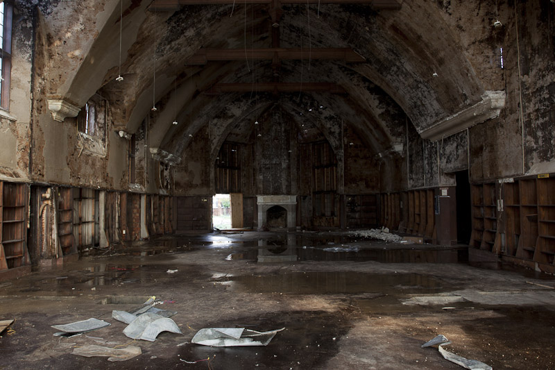 40+ Abandoned Detroit Photos: A City That Lost It All