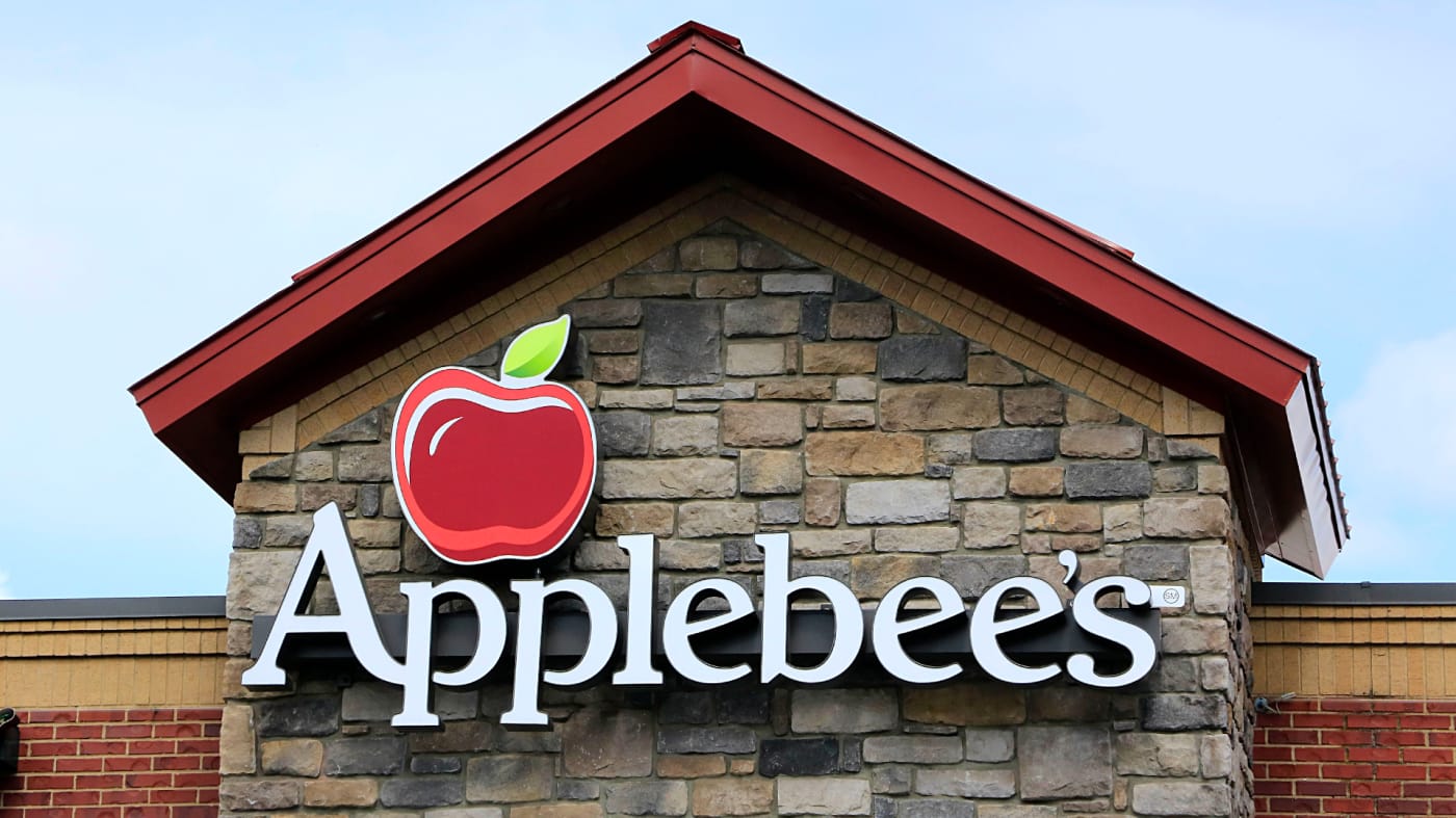 An "atrocious" Email Caused A Mass Resignation At A Kansas Applebee's