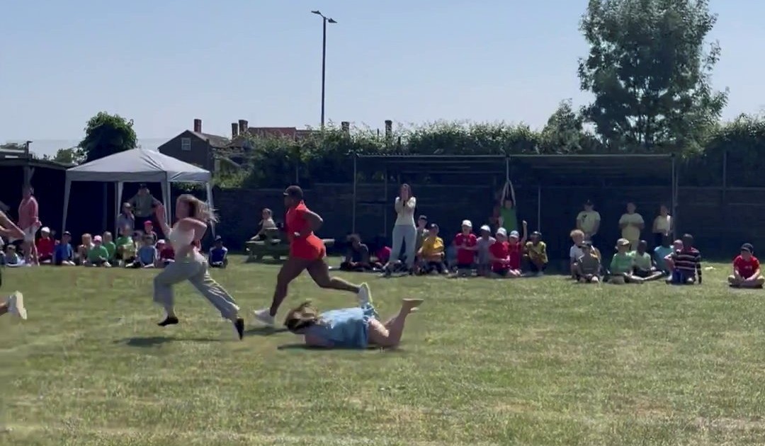 Mom Faceplants During Parents' Race At Sports Day And Moons The Entire Crowd