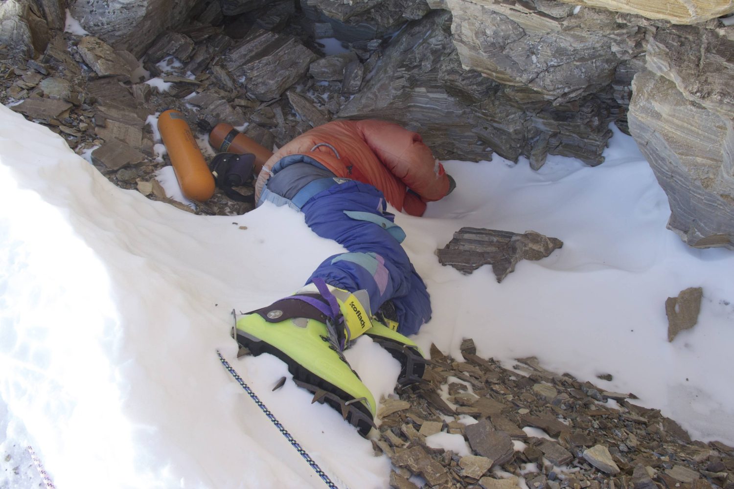 The Bodies Of Dead Climbers On Everest Are Serving As Guideposts