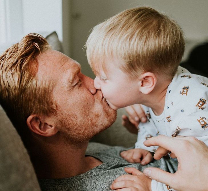 Why Psychologist Advises Parents To Avoid Kissing Children On The Lips