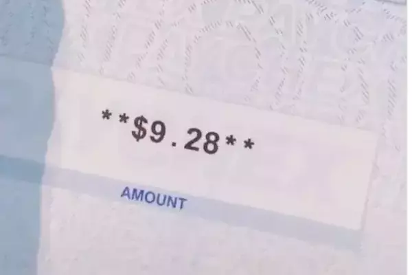 Bartender Shares Her Paycheck, Revealing That She Earned $9.28 After 70 Hours Of Work