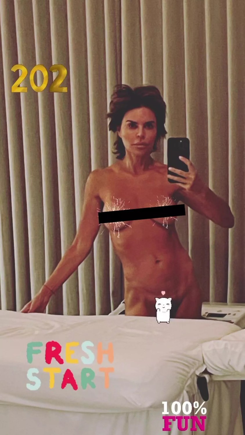 RHOBH Star Lisa Rinna Called 'Mega MILF' After Racy Nude Photoshoot