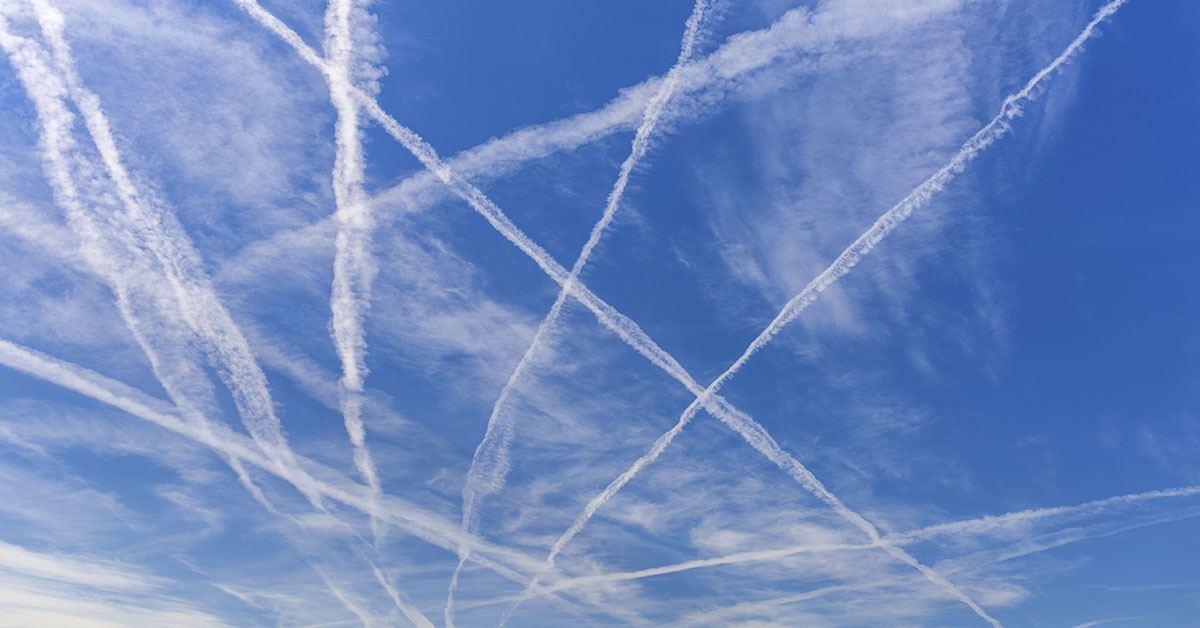 Experts Explain The Reality Of White Trails Left By Airplanes In The Sky