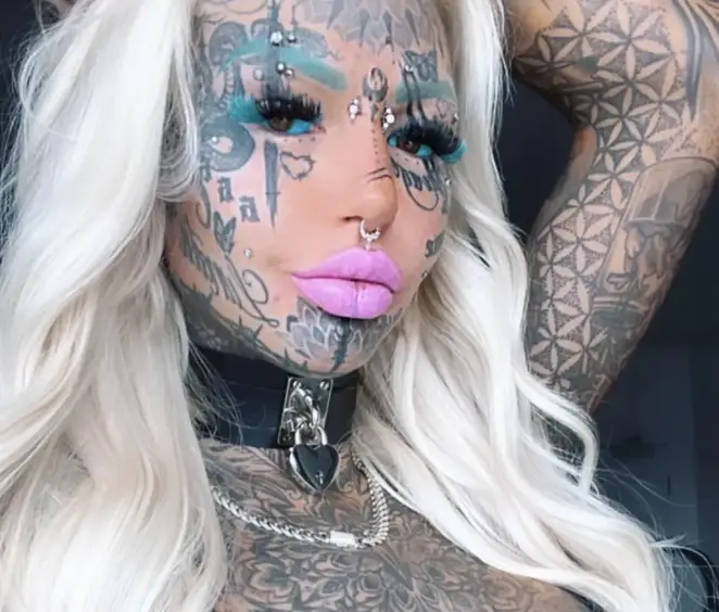 Model Covered In 99% Tattoos Struggles To Find Work, Shares Photos From Before Her Transformation
